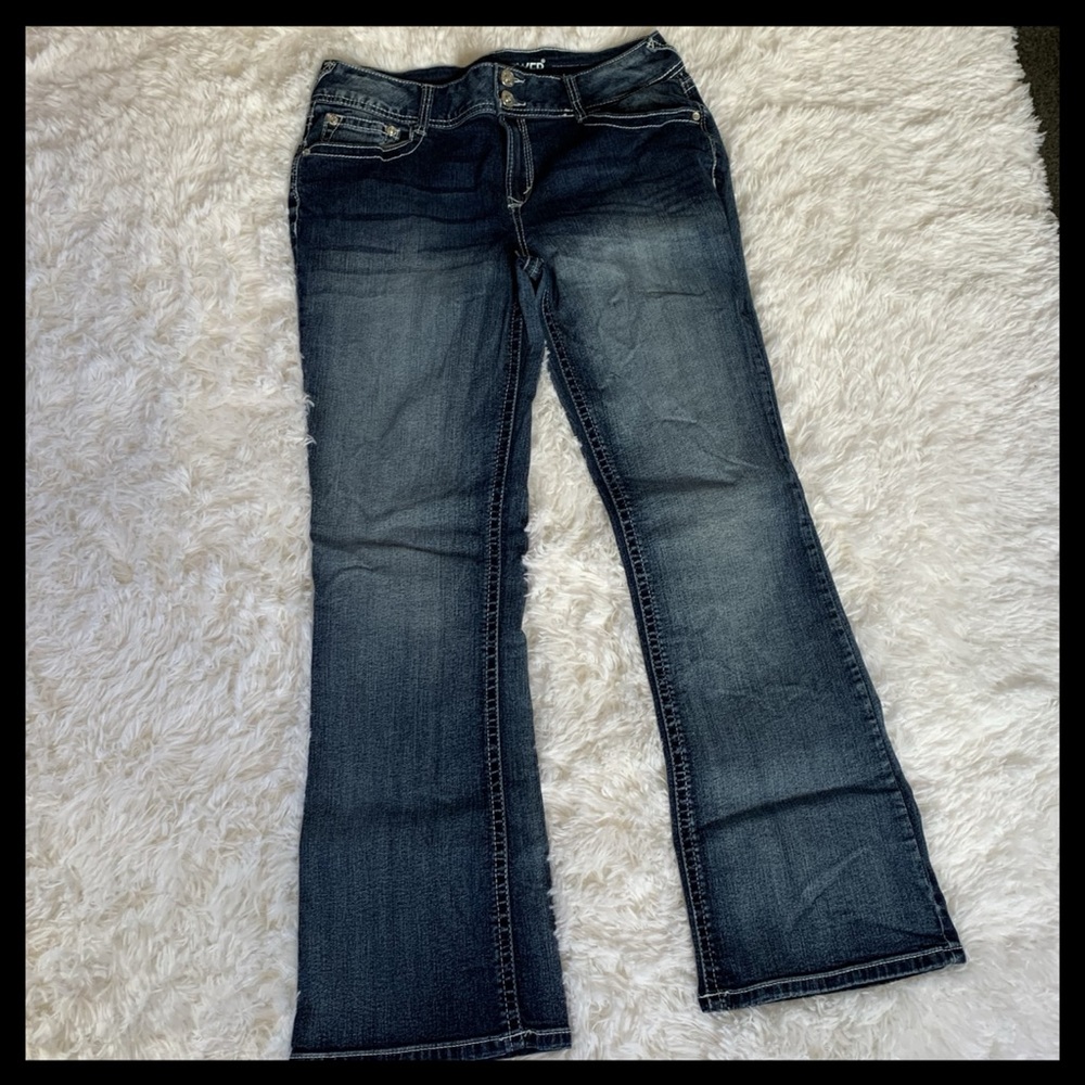 WALLFLOWERS THE LUSCIOUS CURVY FIT FLARE BEDAZZLED POCKET FLAP JEANS SIZE 13